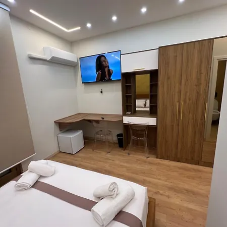 Golden House بيت ضيافة بيزا