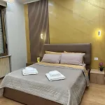 Golden House פיזה